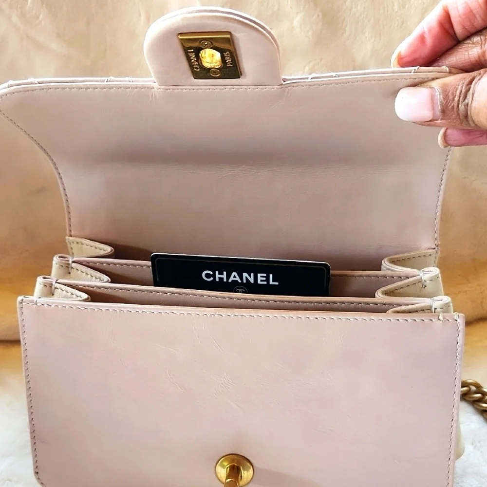 CHANEL‎ Blush Pink Flap Quilted Shoulder Bag with Gold Chain
